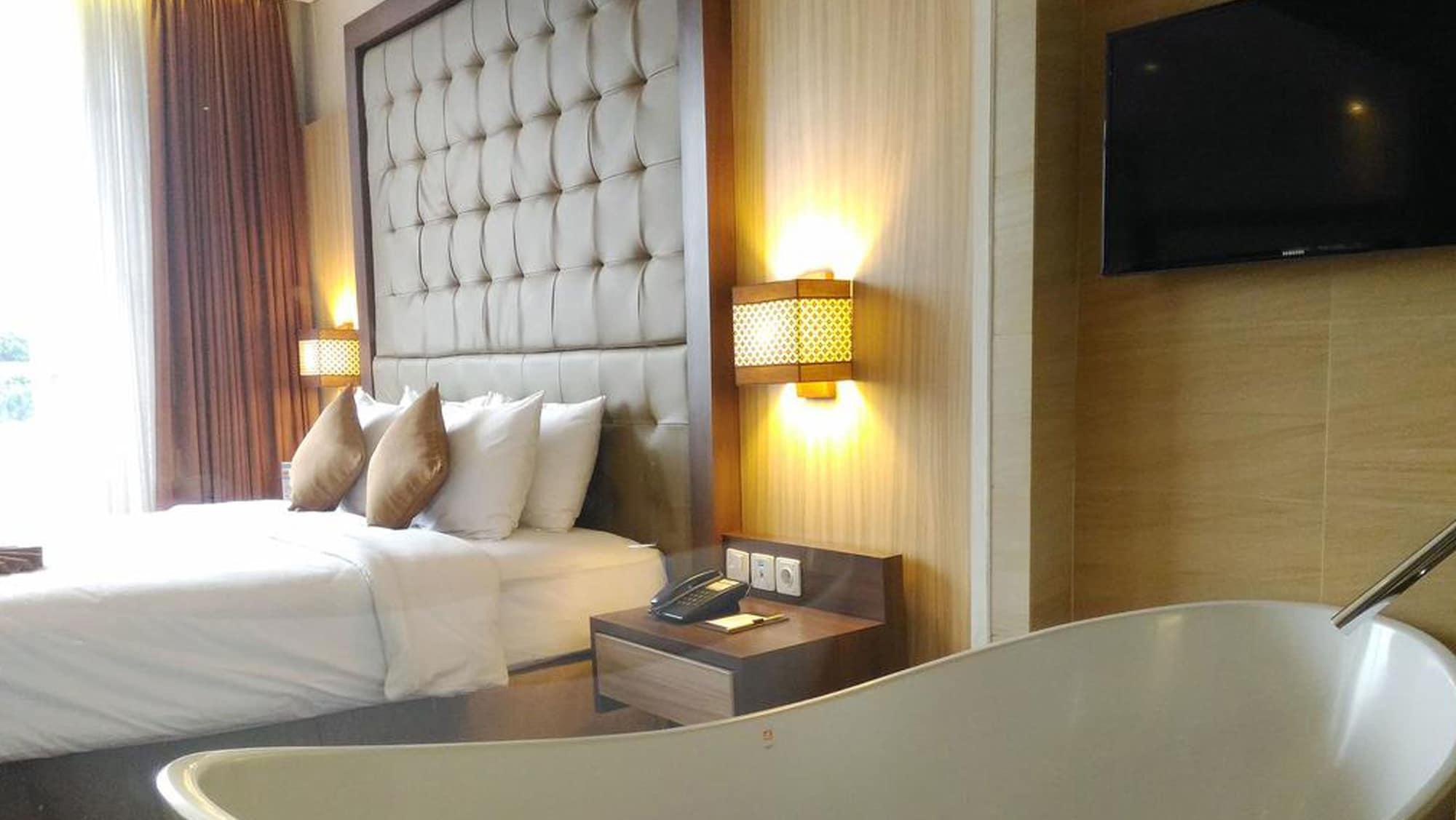 Crystal Lotus Hotel Yogyakarta Melati Ngoại thất bức ảnh