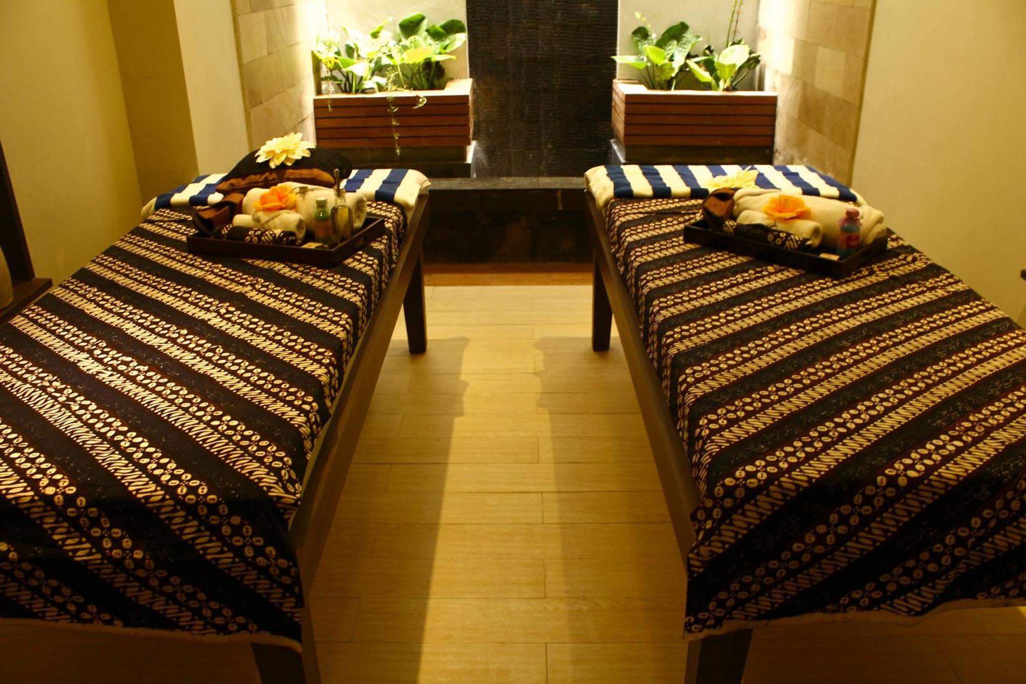 Crystal Lotus Hotel Yogyakarta Melati Ngoại thất bức ảnh