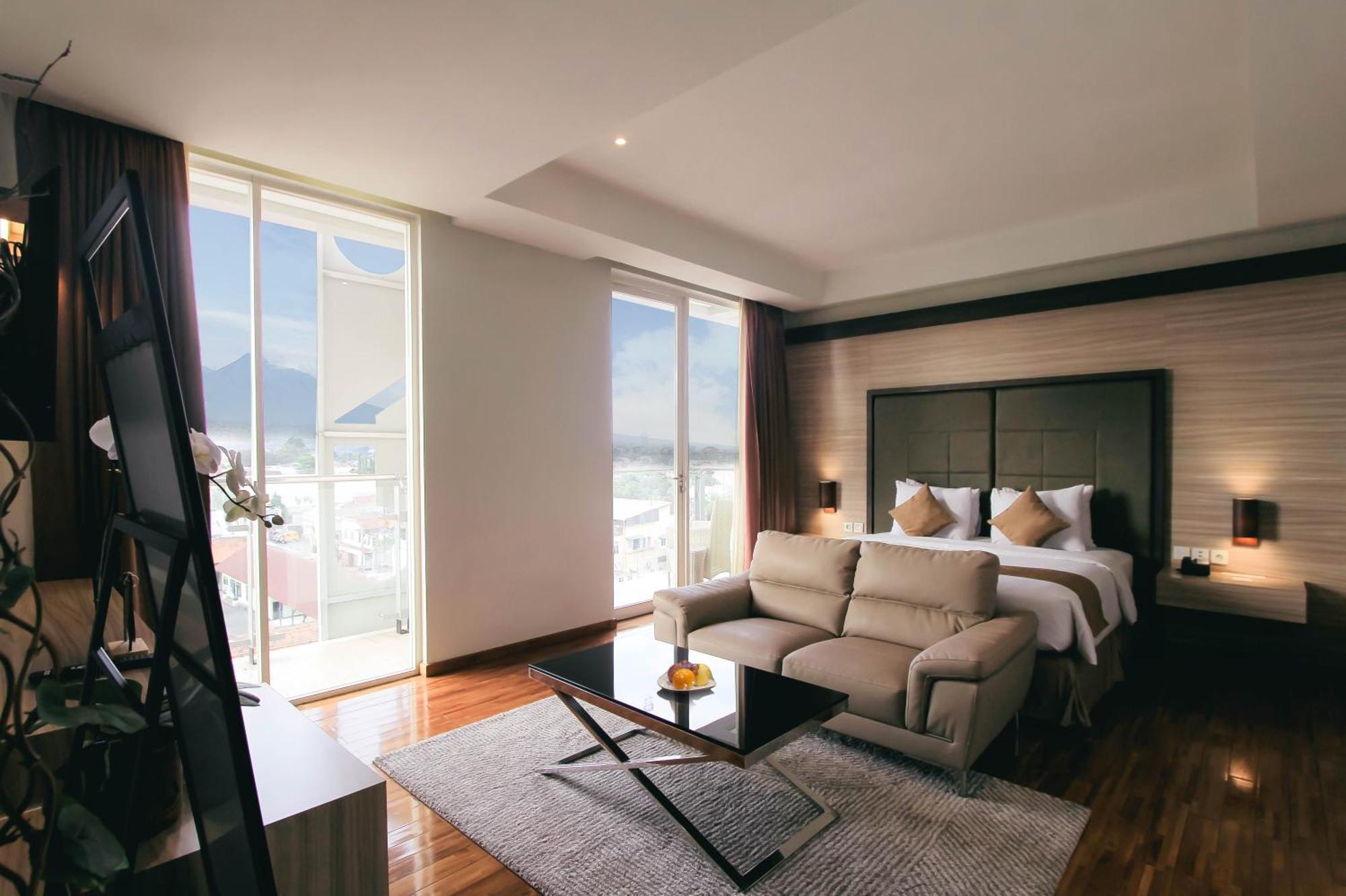 Crystal Lotus Hotel Yogyakarta Melati Ngoại thất bức ảnh